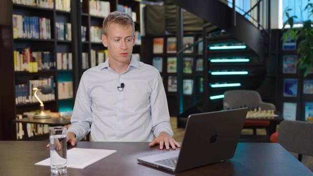 10 THE ROLE OF ARTIFICIAL INTELLIGENCE IN CRITICAL THINKING AND SPORTS SCIENCE